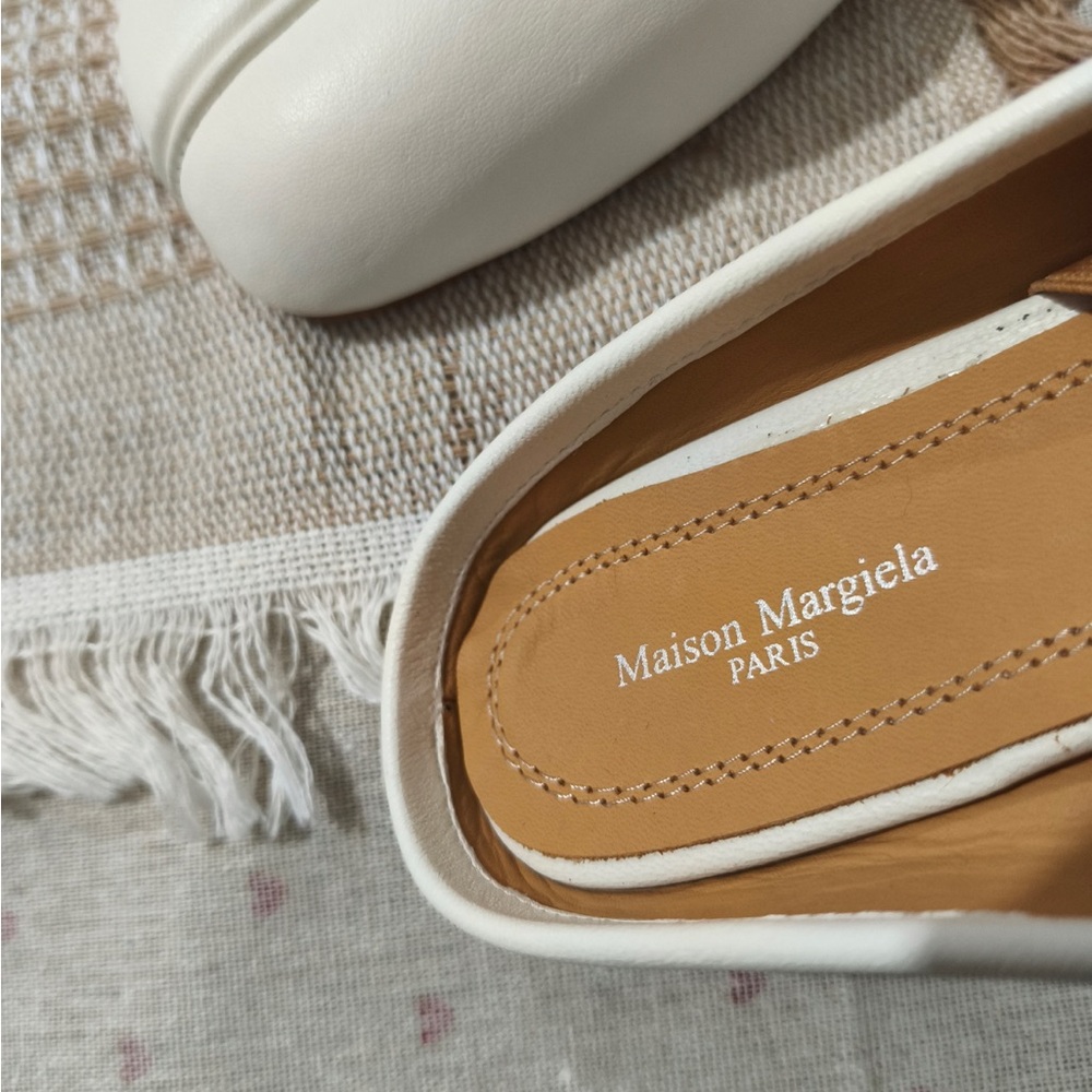 Maison Martin Margiela Cream Leather Ballet Flats with Tan Strap - Picture 8 of 13